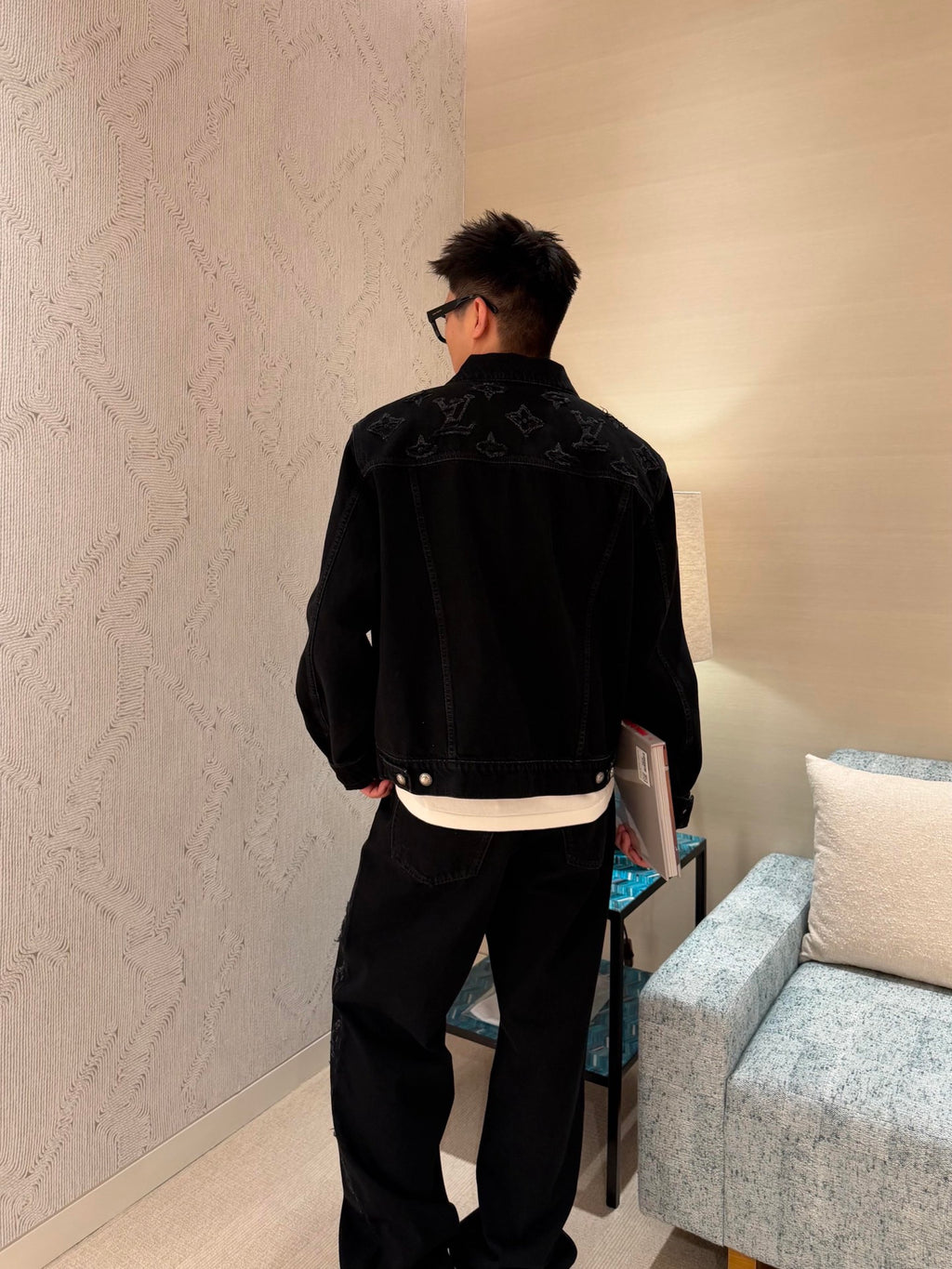 Louis 25fw disterss jeans